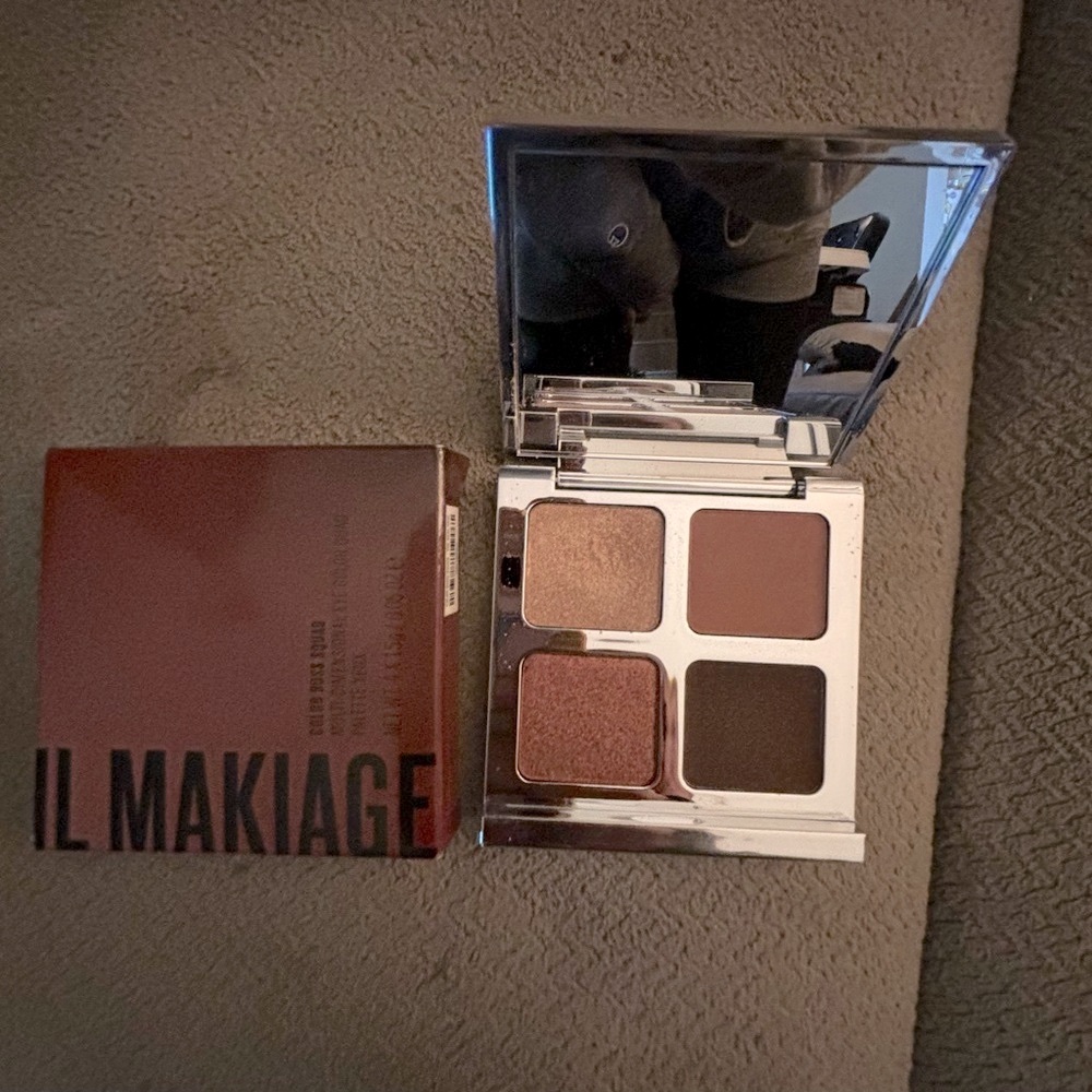 IL Makiage Eyeshadow Palette